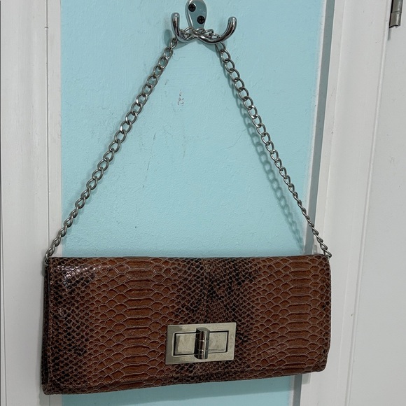 Lulu Townsend Elegant Brown Snakeskin Clutch - Picture 5 of 9